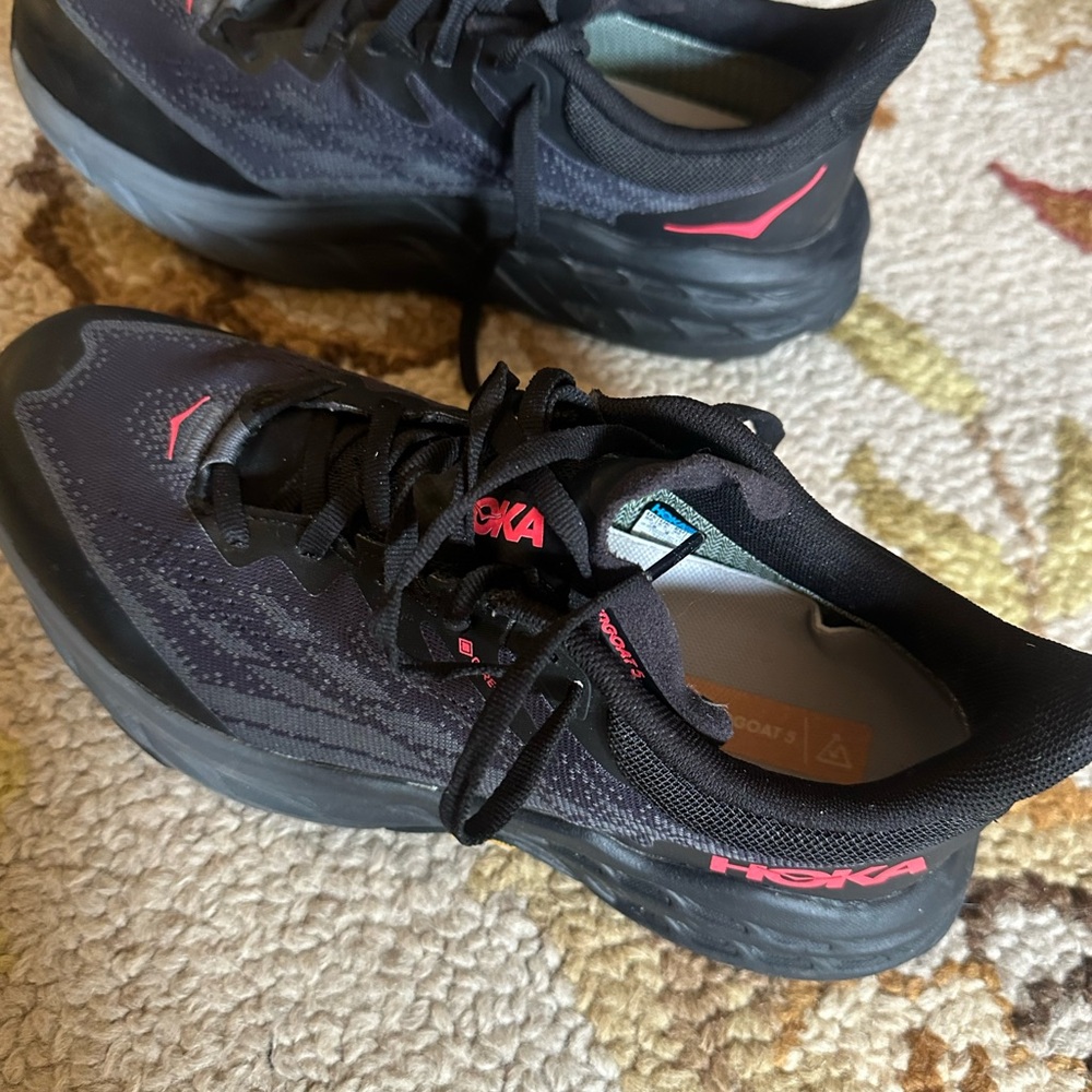 Hoka NEW Women's 8.0 Speedgoat
5 GTX Gore-Tex Trail Running Shoes - Picture 3 of 8
